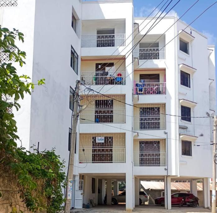 Lovely 1 Bedroom In Bamburi With Reliable Wifi Μομπάσα Εξωτερικό φωτογραφία
